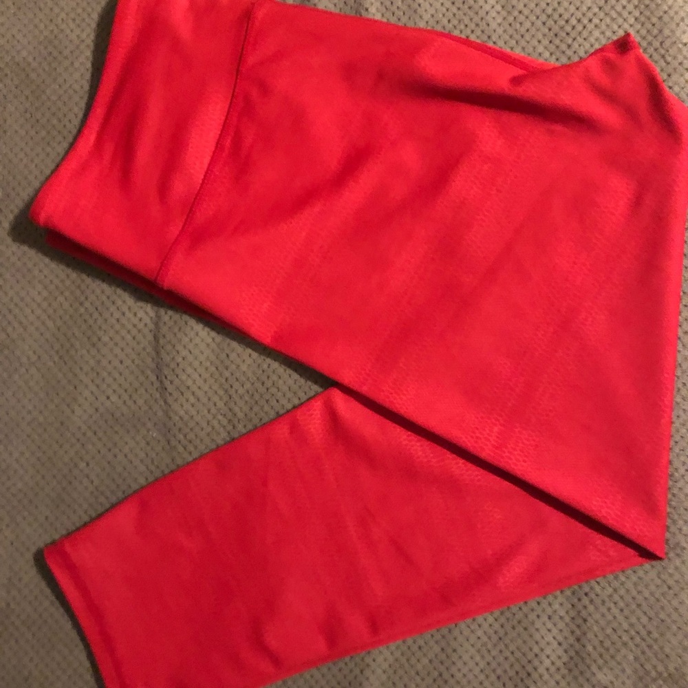 Zyia - Red Venom Light n Tight Leggings